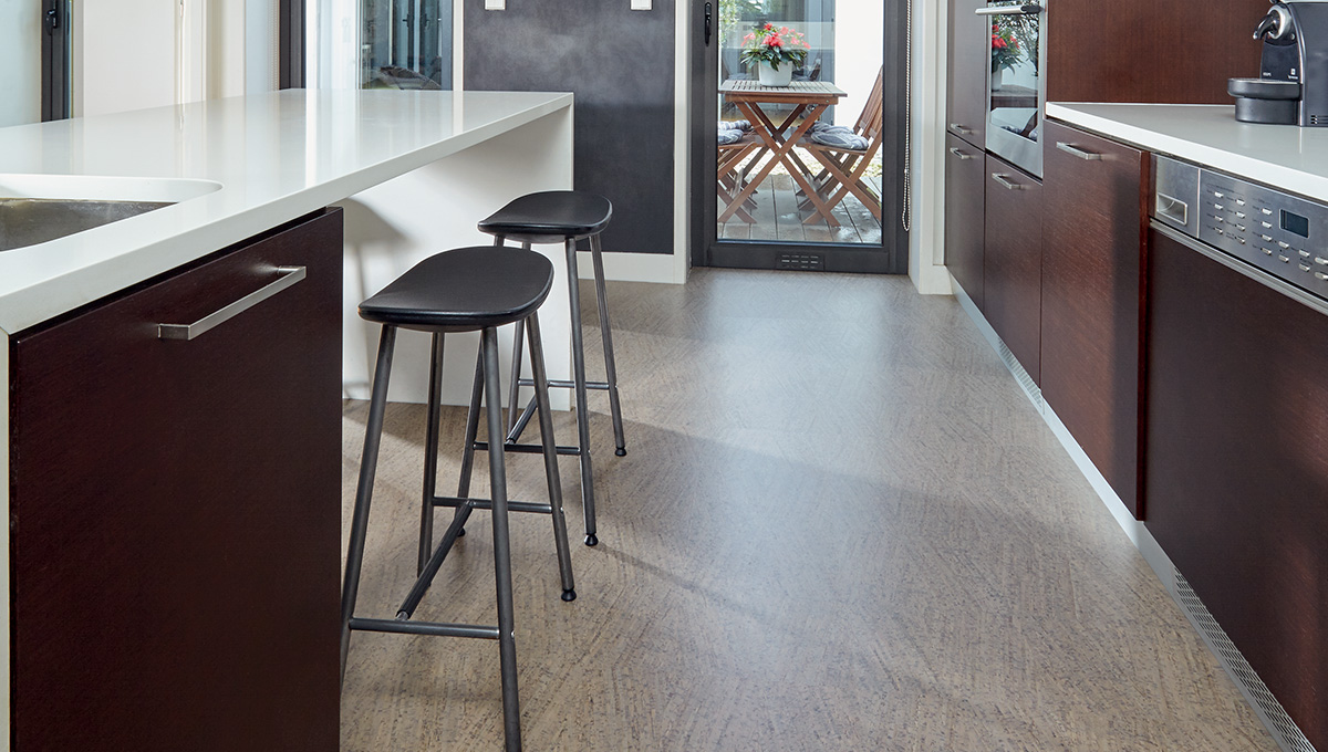 實(shí)木復(fù)合地板得高品牌打造寒冬暖窩家居？ 5