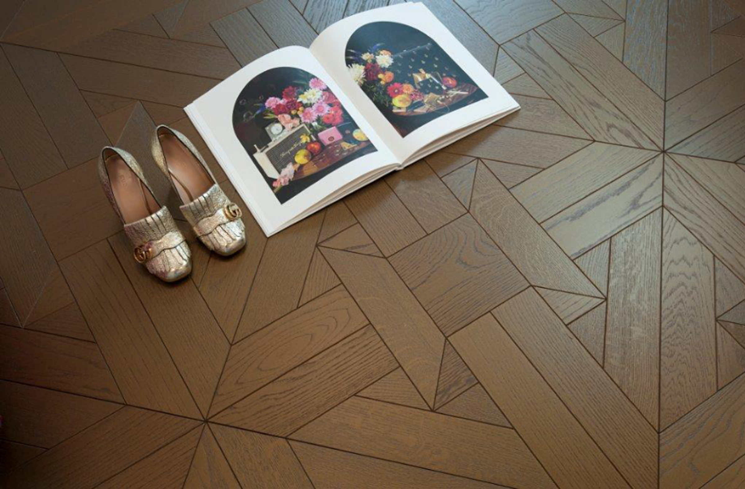 得高進(jìn)口地板，實(shí)木匠心締造尊貴品質(zhì) 咖啡金色橡木印式方拼1