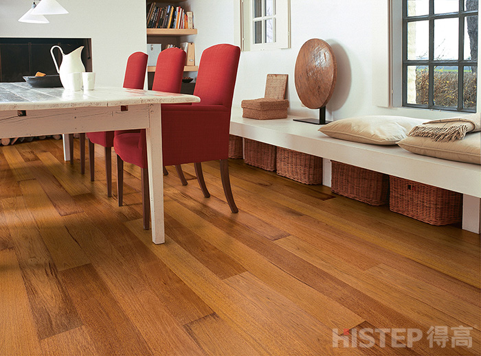 實(shí)木復(fù)合地板為什么選擇得高地板牌子？ 三層實(shí)木復(fù)合地板2